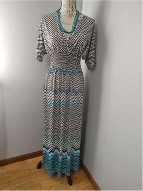 Women's 5th Love White/Black/Turquoise Blue Chevron Smocked Waist Maxi Dress M